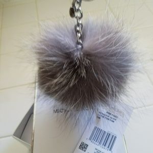 Mikchael kors fur pom pom